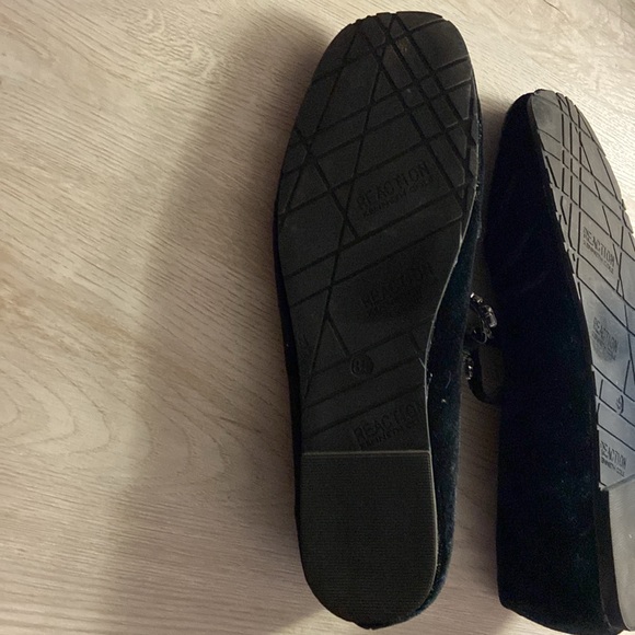 Kenneth Cole Reaction Black Velvet Loafers - Picture 5 of 9